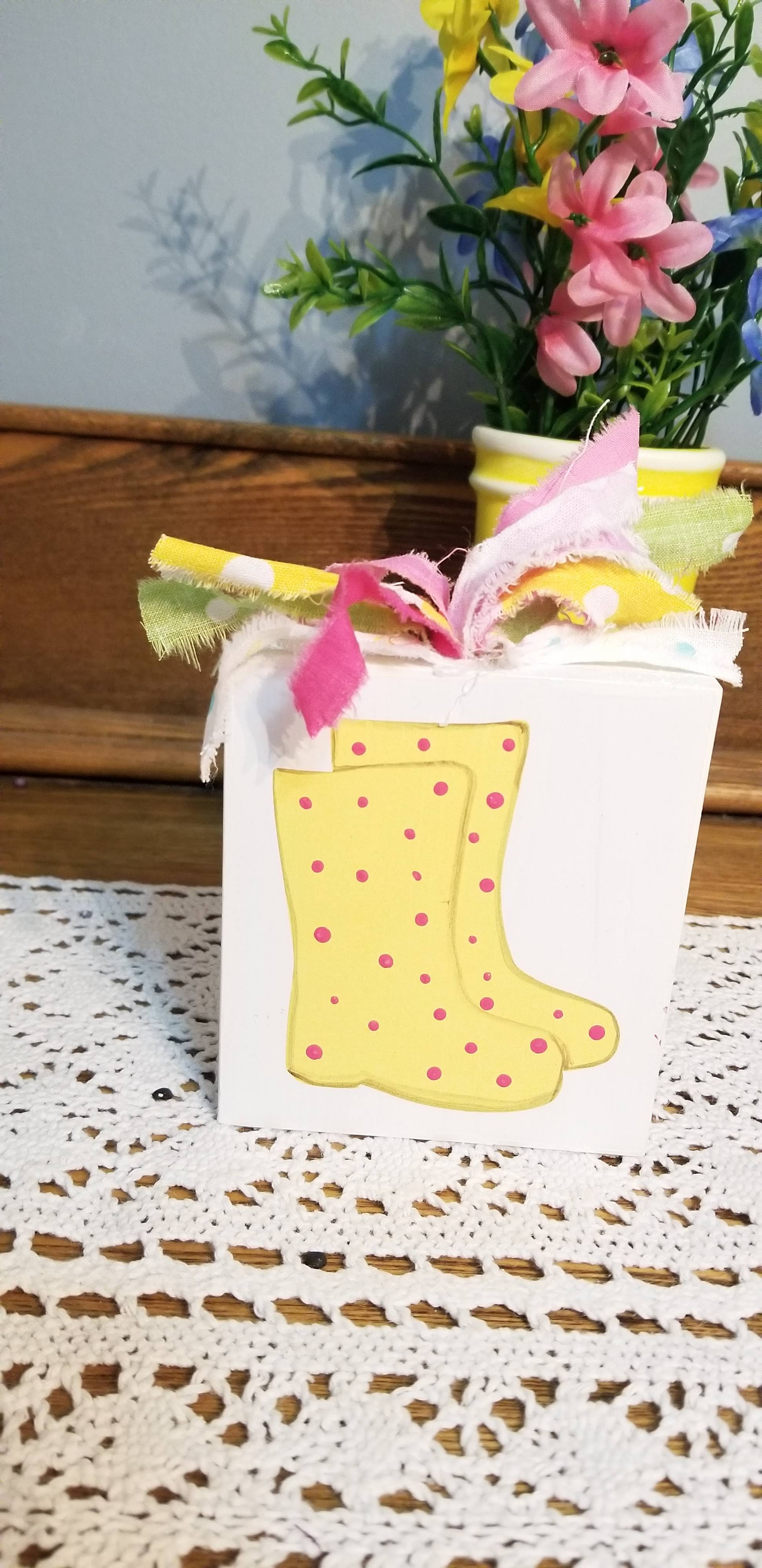 Spring Tiered Tray Collection