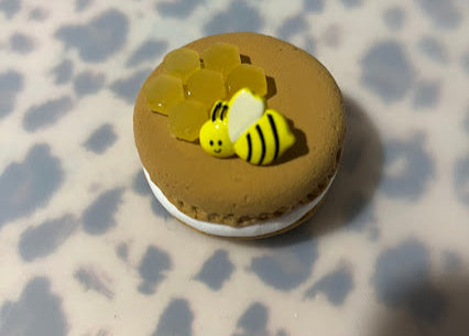Fake Honey Macaron Cookies