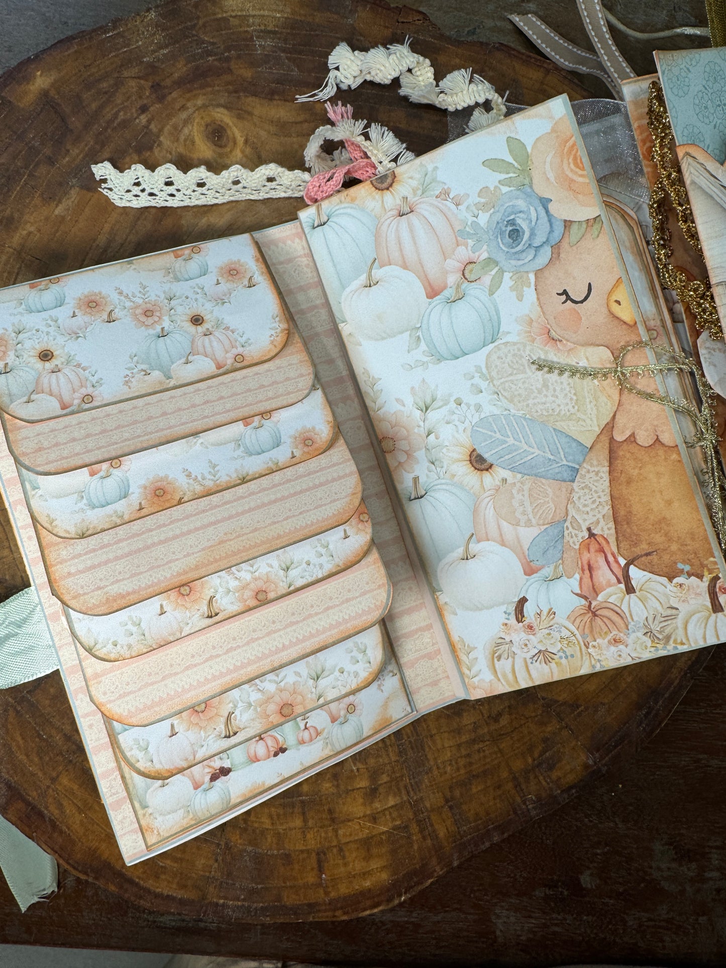 I Am Thankful Creative Junk Journal Kit | Autumn Friendsgiving & Gratitude Paper Craft Folio