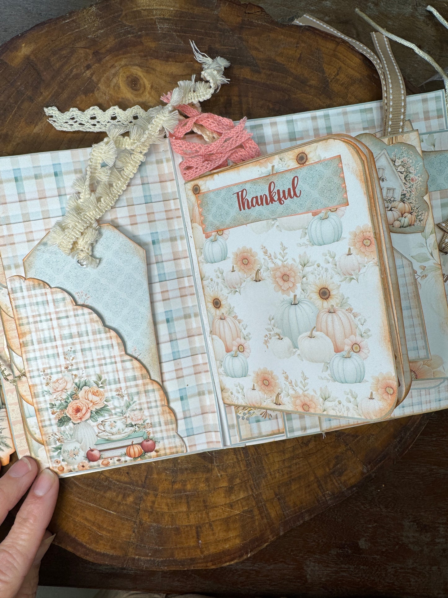 I Am Thankful Creative Junk Journal Kit | Autumn Friendsgiving & Gratitude Paper Craft Folio