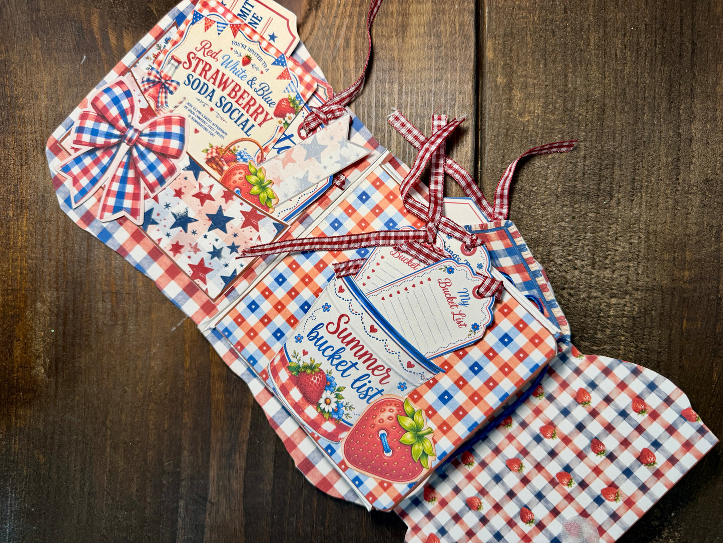 Red, White & Bloom Picnic Basket Journal Folio Kit