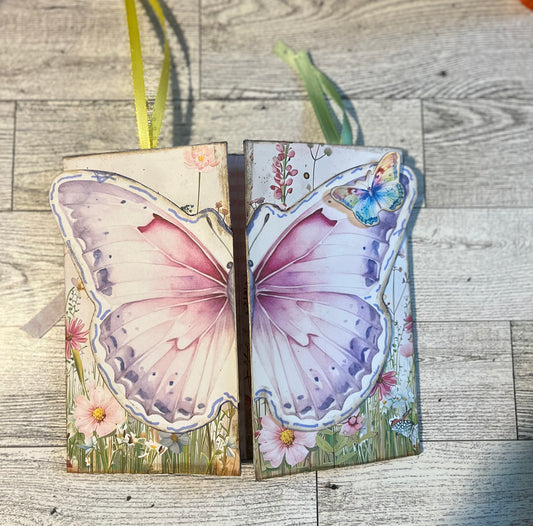3D Butterly Folio paper kit that is in colors of pink and purple Front Cover